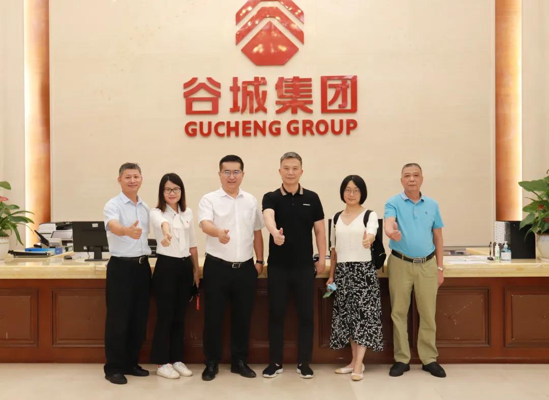 白云區(qū)委統(tǒng)戰(zhàn)部副部長(zhǎng)、區(qū)工商聯(lián)黨組孫志輝書(shū)記一行蒞臨谷城集團(tuán)調(diào)研指導(dǎo)